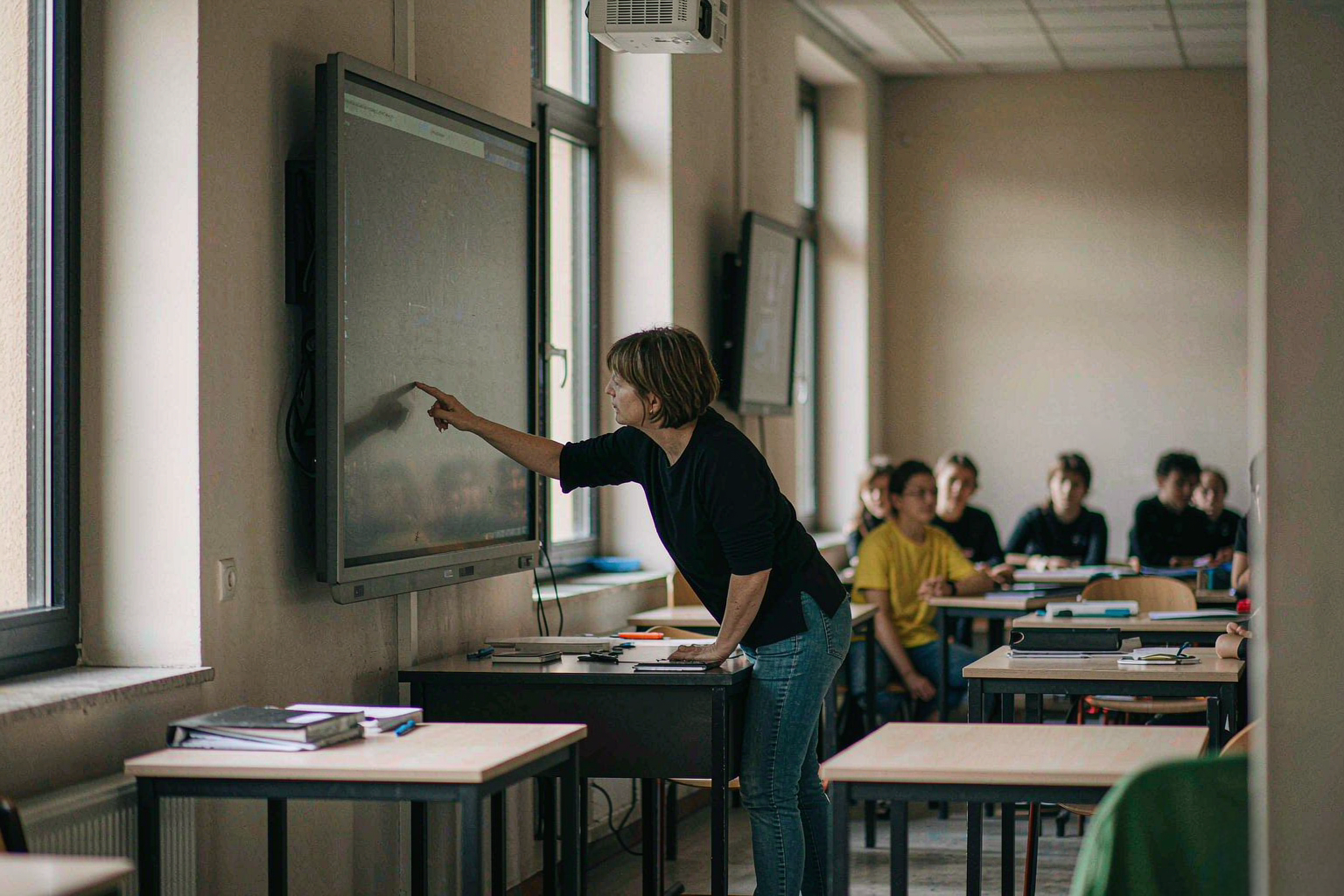 04-classroom-teacher.png
